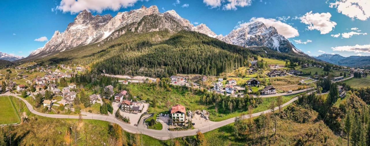 Locanda Montana San Vito di Cadore Luaran gambar