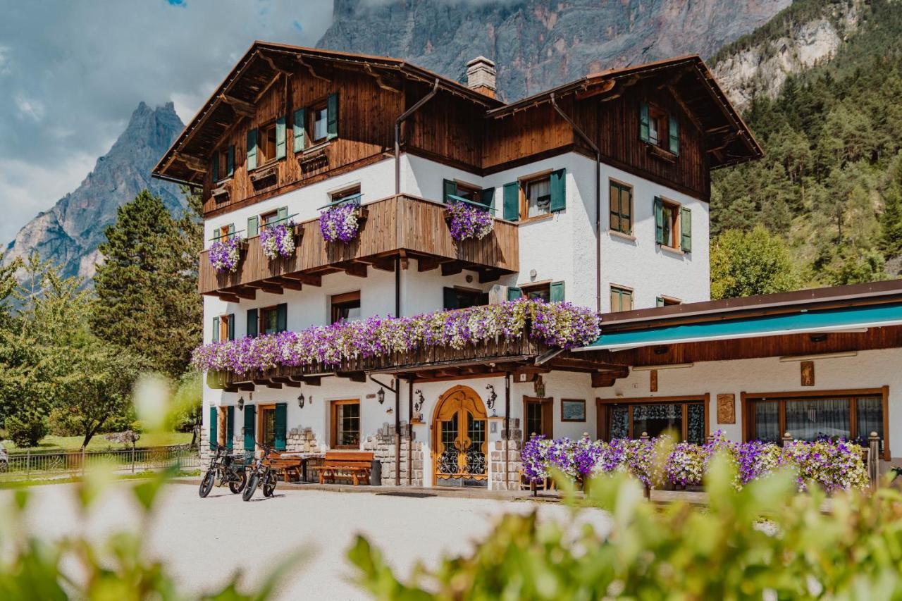 Locanda Montana San Vito di Cadore Luaran gambar